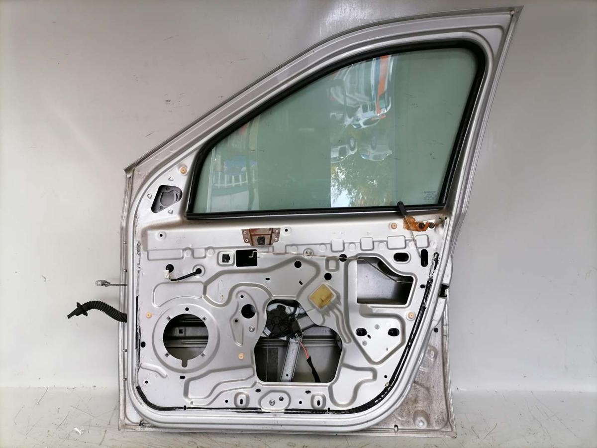 Dacia Logan MCV Bj.2009 original T&uuml;r vorn rechts Silber Bj.2009